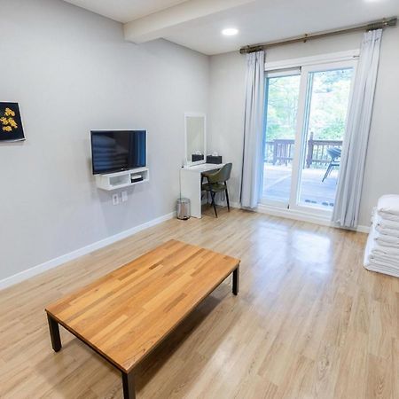 Camp Jirisan Parkview Hotel Gurye Ngoại thất bức ảnh